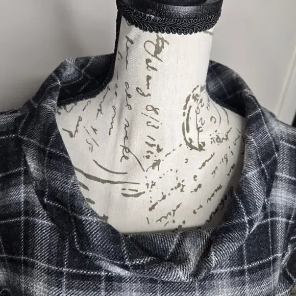 FRENCH CONNECTION Black and Gray Plaid Short Sleeve Cowl Neck Dress Pockets 8 - Picture 7 of 11